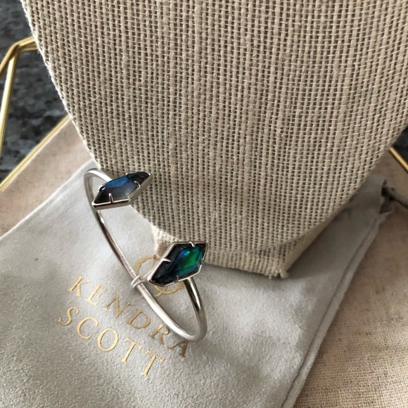 Kendra Scott Jewelry - Kendra Scott Lilith Pinch Bracelet - New